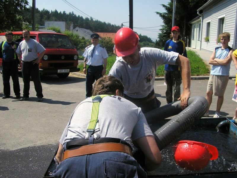 kostelce_2006_12.jpg