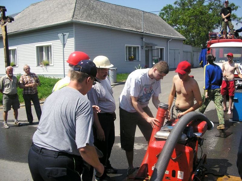 kostelce_2006_19.jpg