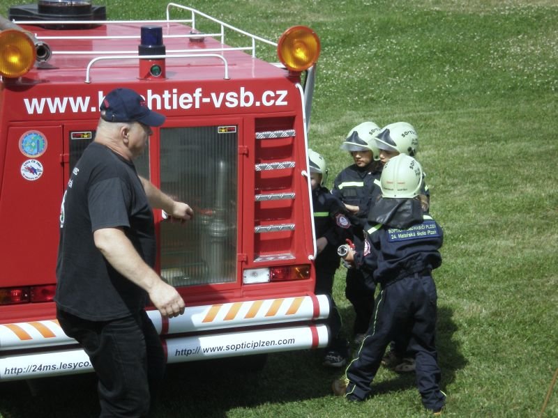 kostelce_2007_19.jpg