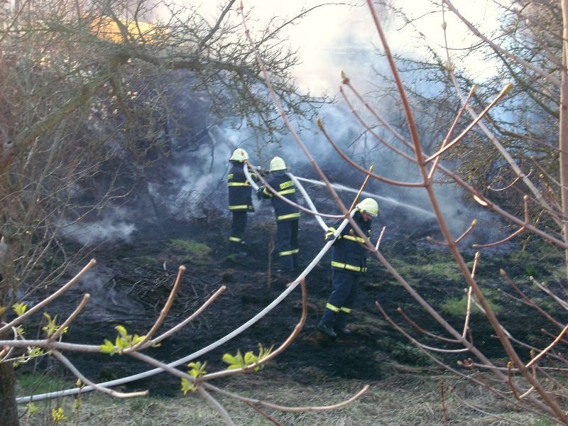 pozar_kostelec_07042010_02.jpg