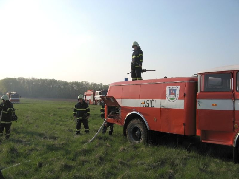 pozar_travy_27042008_08.jpg